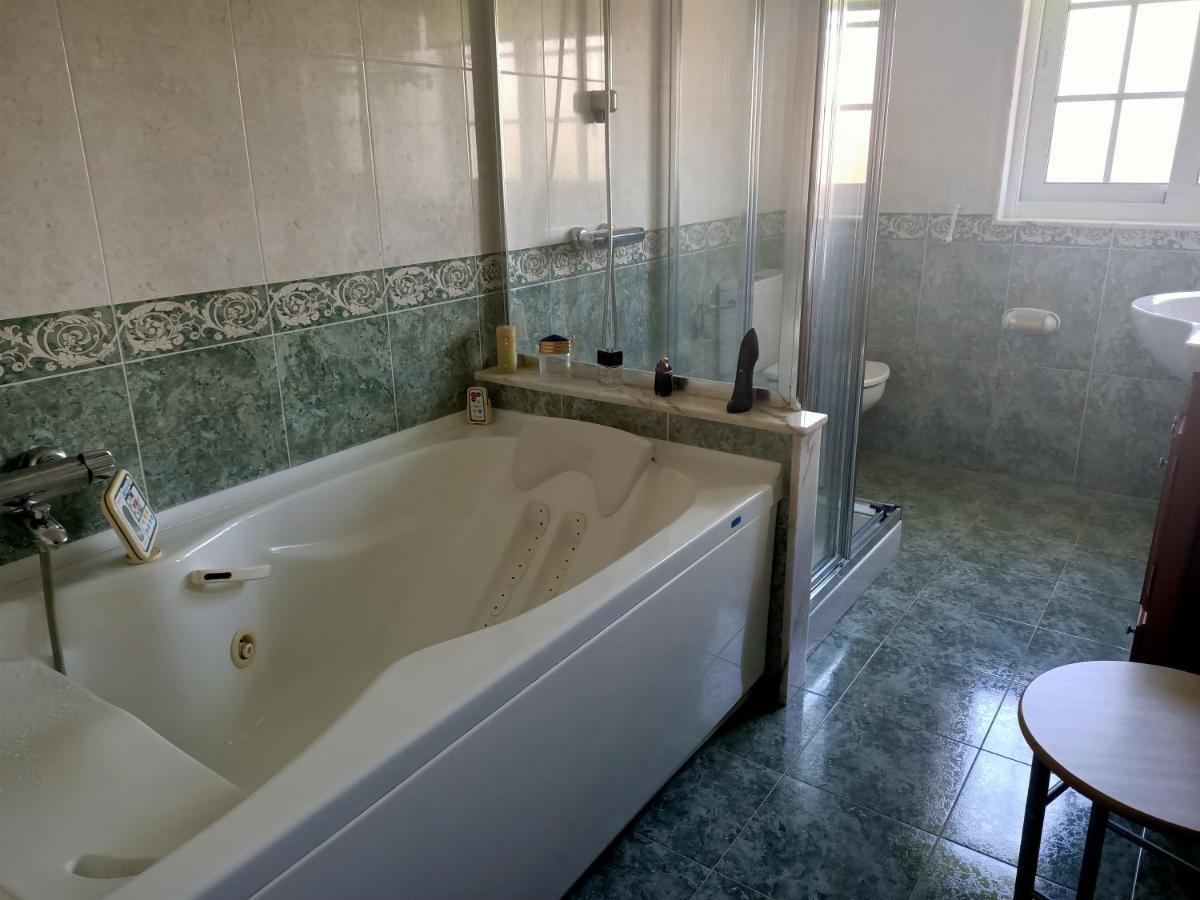 O Seixo 2 Hotel Mugardos Ngoại thất bức ảnh
